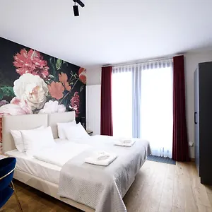 aparthotel-inspire-miodova-residence.krakowhotelspoland.com/
