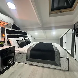 Taksim Larissa Κωνσταντινούπολη
